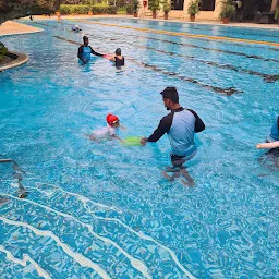 Michael Phelps Swimming at The Classique Club