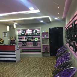 MIRROR Hair & Beauty Salon for Women