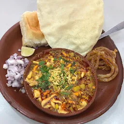 Misal pav wala thane