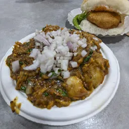 MMV Mumbaiya Misal and Vadapav New Ranip