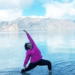 Moksha 'Jassi's Power Yoga'
