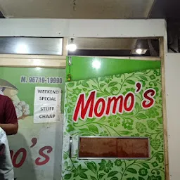 Momo's Wala