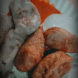 Momos