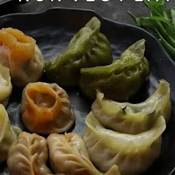 Momos Eatery