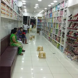 monga chappal store