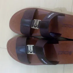 monga chappal store