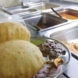 MP-09 Delhi's Special Chole Bhature