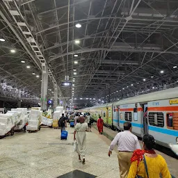 Mumbai Central railway station building