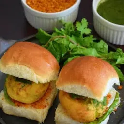 Mumbai cha vada pav &street foods