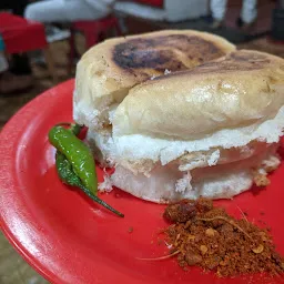 Mumbai vada pav no. 1