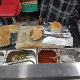 Mumbaiya Misal & Vadapav Gurukul