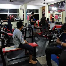 MUSCLE FACTORY GYM