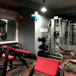 MUSCLE LAB GYM & FITNESS CENTER