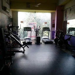 Muscle Makers Gym