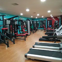 MUSCLE MAKERS GYM & FITNESS