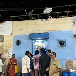 Mylapore Jannal Kadai Window Bajji stall