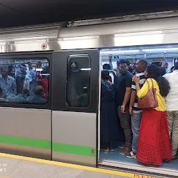Nadaprabhu Kempegowda Metro Station, Majestic