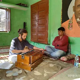 Nadyoga Ashram (Mukesh ji's school, ashram)