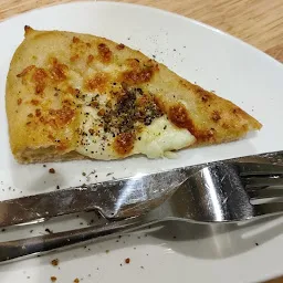 Naman Pizzeria & Bistro