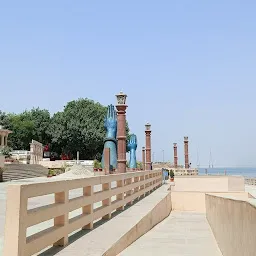 Khidkiya Ghat