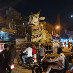 Nandhi Statue