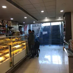 Narang Bakery & Departmental Store