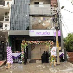 Naturals Salon