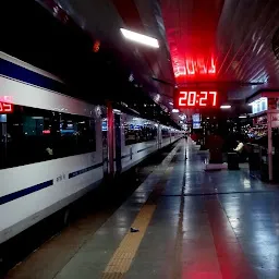 international tourist bureau at the new delhi railway station