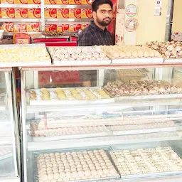 New Kumar Sweets & Restaurant Kumarganj