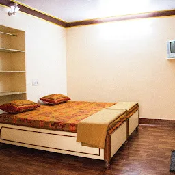 Nidhivan Guest House