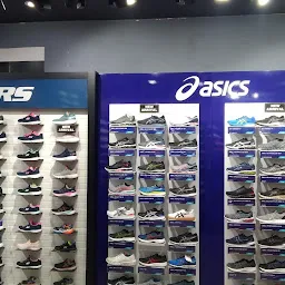 Nike + Skechers + Asics Showroom