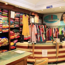 Nikhaar Designers | Bandhani Saree | Bandhani Dress | Nikhaar in Jaipur