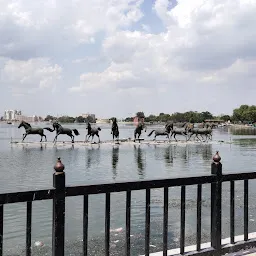 Nine Horse Statue fountain (नौ घोड़े मूर्ति फव्वारा)