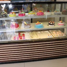 Nirankari Bakery - Bakery & Cake Shop & Namkeen Shop In Gwalior