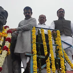 Nirbhaysingh Patel statue