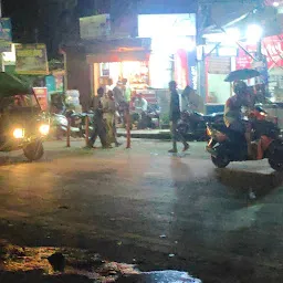 Nishatganj chauraha taxi stand