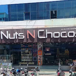 Nuts N Chocos