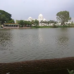 Rajbari Lake Garden