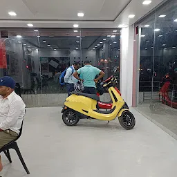 Ola Experience Centre - Electric Scooter Showroom in Prayagraj, Allahabad