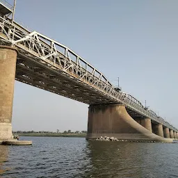 Old Naini Bridge