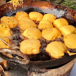 Om Sai Ram Jumbo Vada Pav