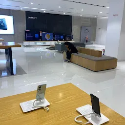 OnePlus Experience Store