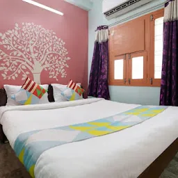 OYO 14553 Colorful 3BHK