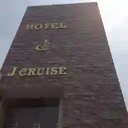 OYO 14829 Hotel J Cruise