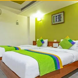 OYO 1548 Hotel Pleasure Inn