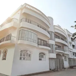 OYO 15755 Cozy 2BHK