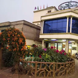 OYO 38200 Hotel Goutam Vihar