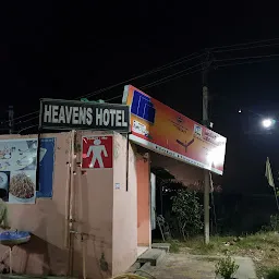 OYO 46790 Hotel Heavens