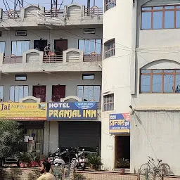 OYO 61037 Hotel Pihu Palace