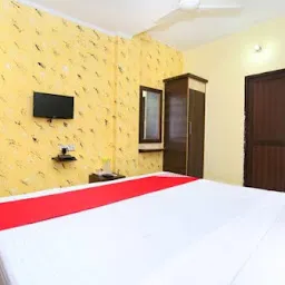 OYO Royal Guest House